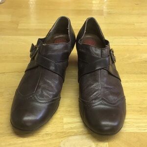 Elegant Brown Leather Heels